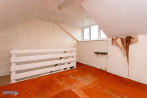 Loft Room- click for photo gallery